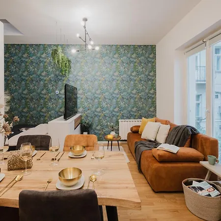Days - With Balcony And Netflix In New Town プラハ