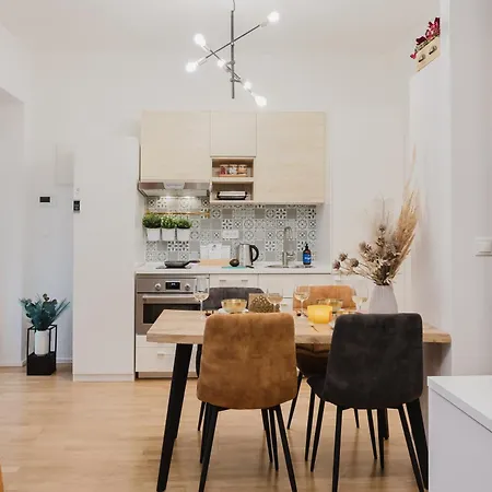 Days - With Balcony And Netflix In Location Apartment Prague