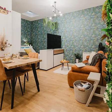 Apartment Days - With Balcony And Netflix In Location